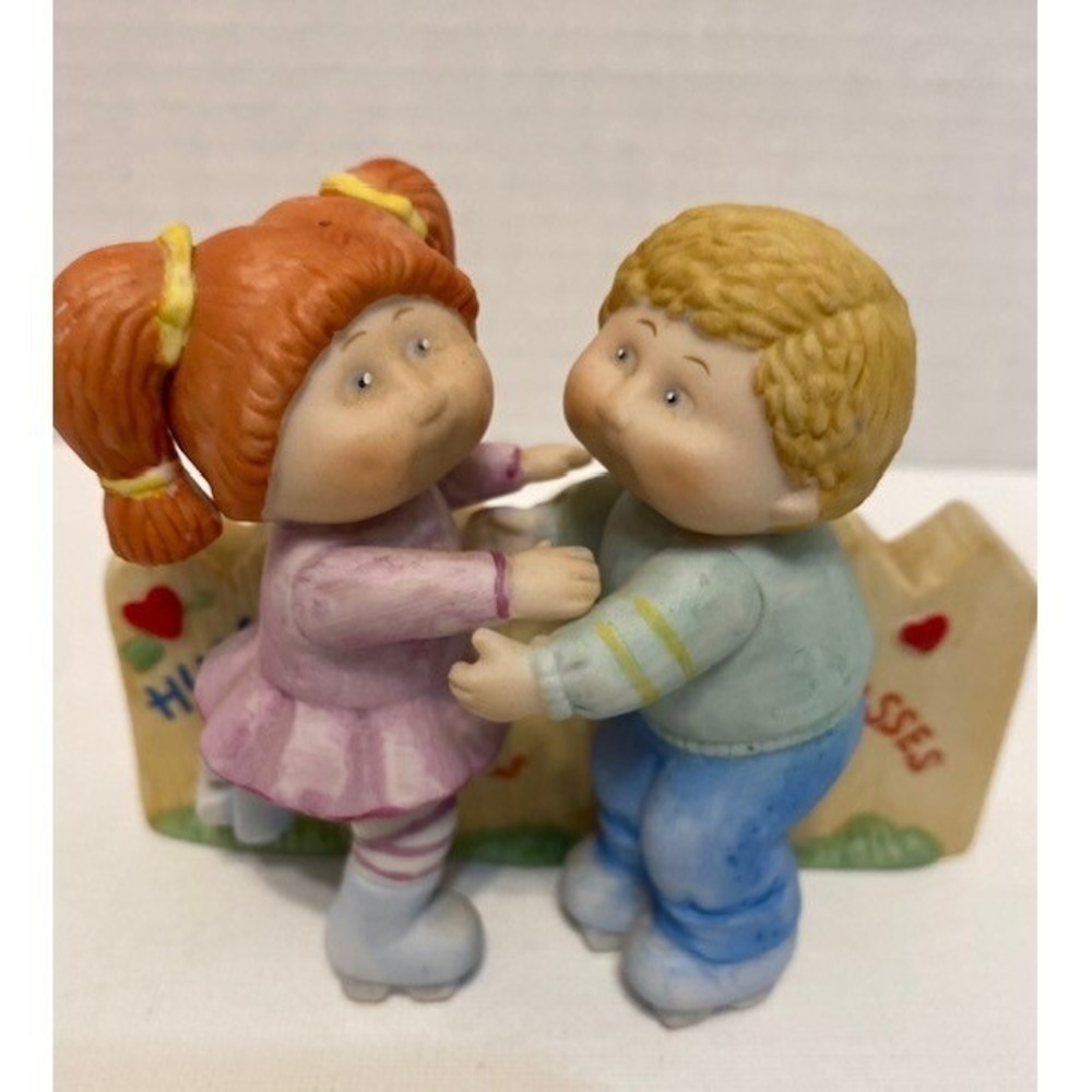 Xavier Roberts Cabbage Patch Kids Figurine Hugging **Vintage 1985‎